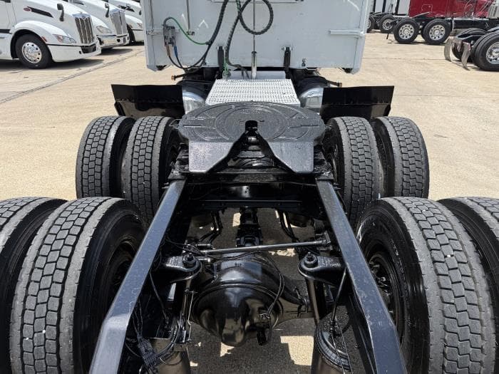 2022 Peterbilt 389 — photo 35