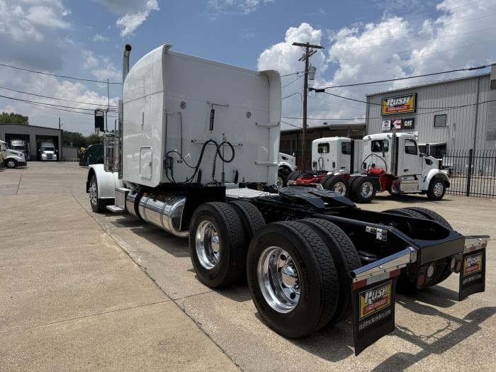 2022 Peterbilt 389 — photo 36
