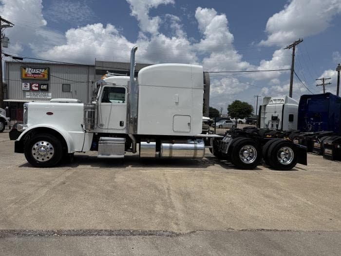 2022 Peterbilt 389 — photo 4