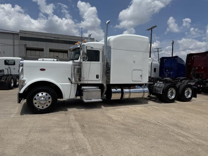 2022 Peterbilt 389 — photo 41
