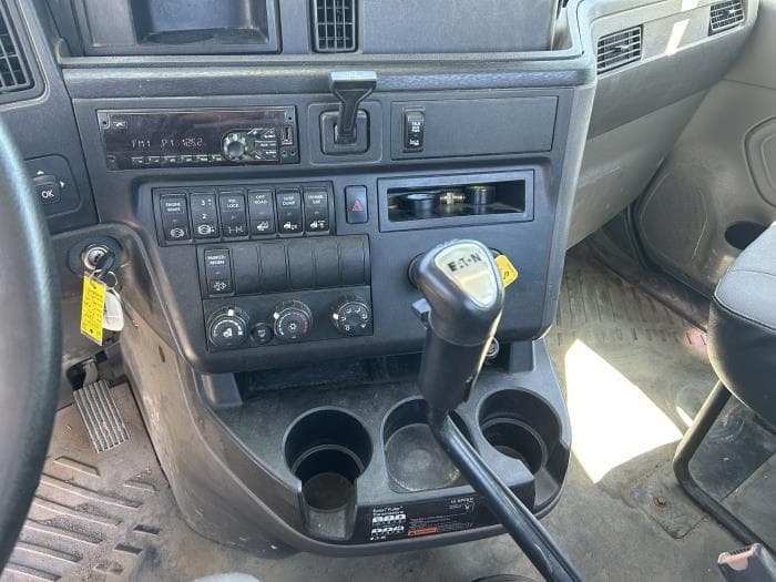 2020 International LT — photo 12