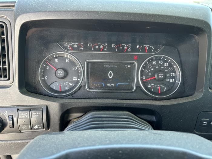 2020 International LT — photo 13