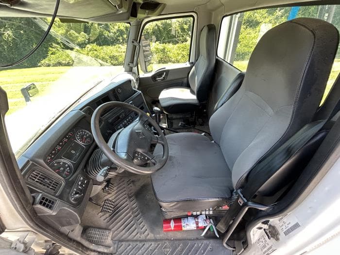 2020 International LT — photo 10