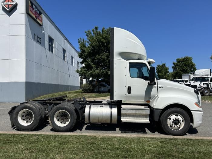 2020 International LT — photo 9