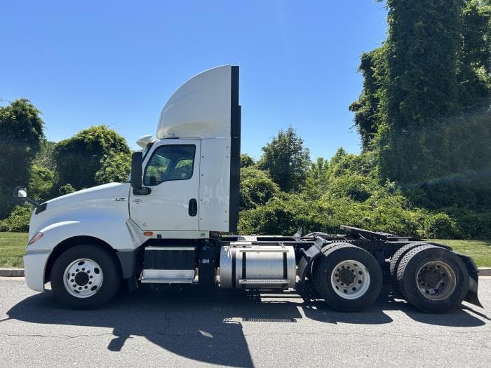 2020 International LT — photo 5