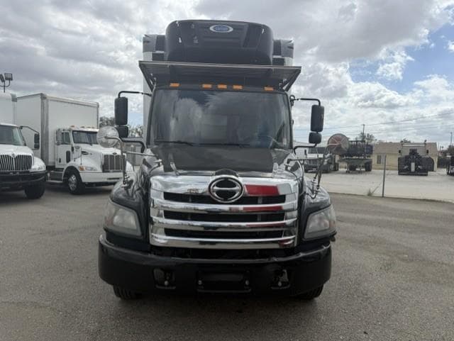 2019 Hino 268 — photo 3