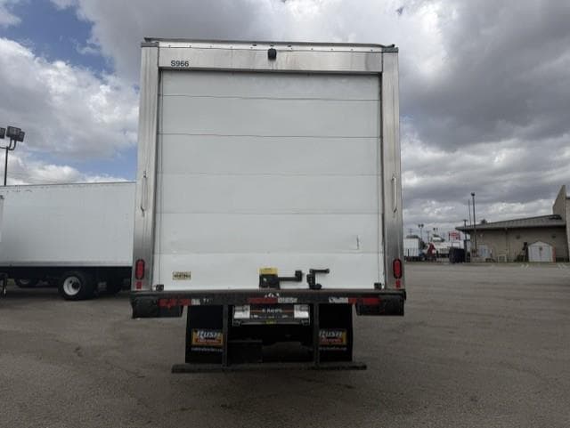 2019 Hino 268 — photo 7