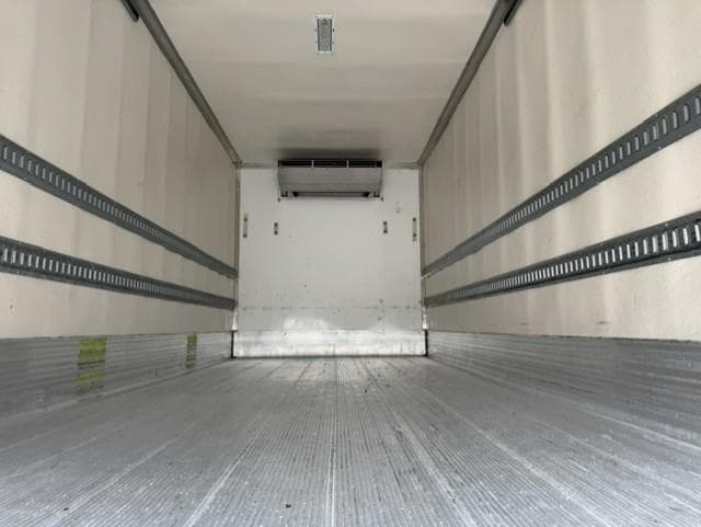 2019 Hino 268 — photo 8