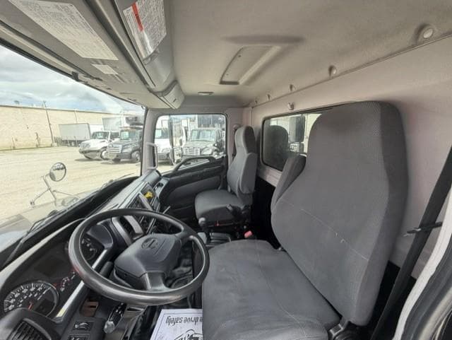 2019 Hino 268 — photo 9