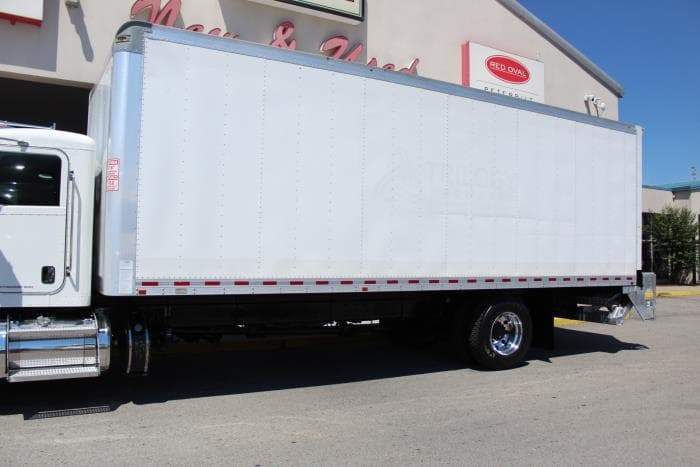 2020 Peterbilt 337 — photo 5