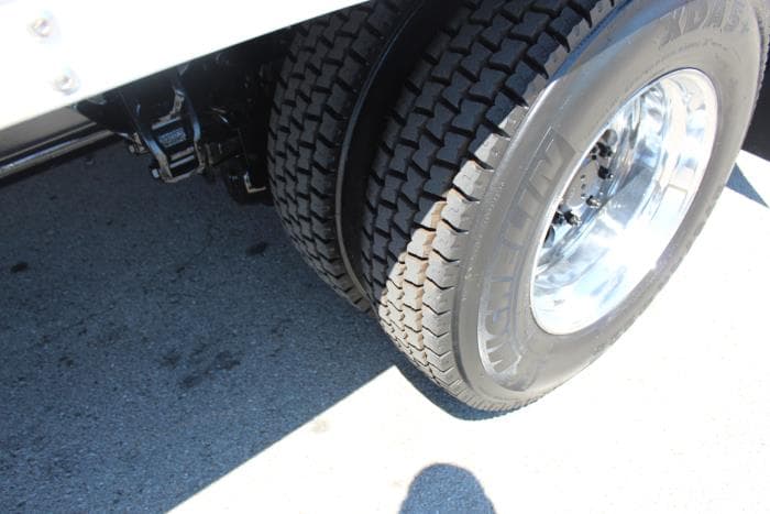 2020 Peterbilt 337 — photo 6