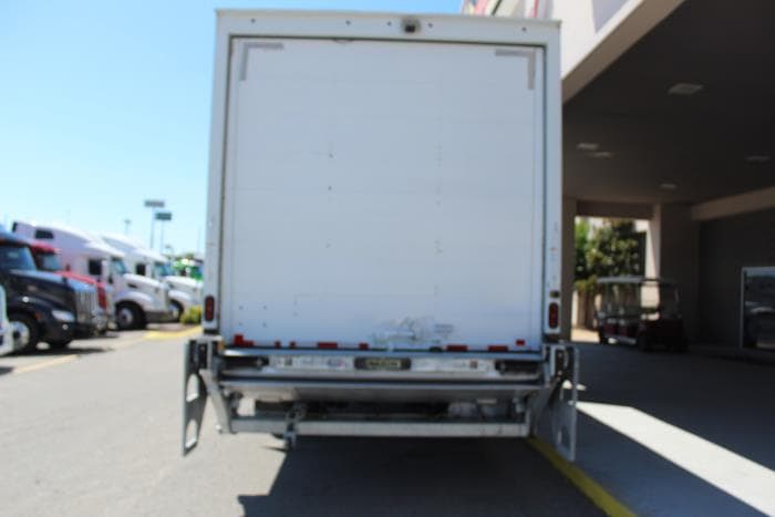 2020 Peterbilt 337 — photo 8