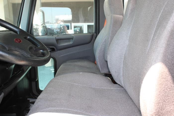 2020 Peterbilt 337 — photo 15