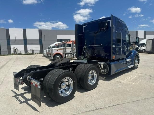 2022 Kenworth T680 — photo 9