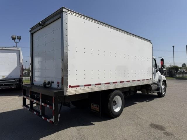 2018 Hino 268 — photo 4