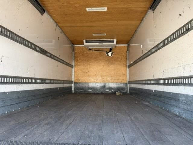 2018 Hino 268 — photo 5