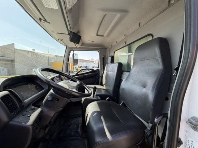 2018 Hino 268 — photo 6