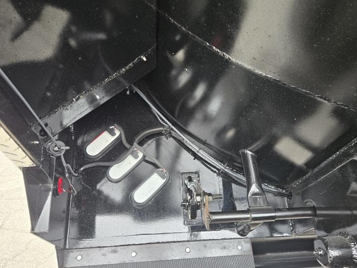 2027 Peterbilt 548 — photo 13