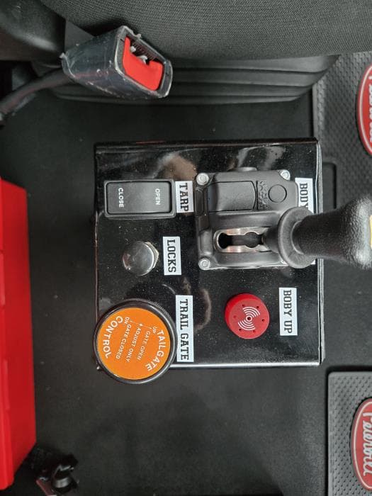 2027 Peterbilt 548 — photo 14