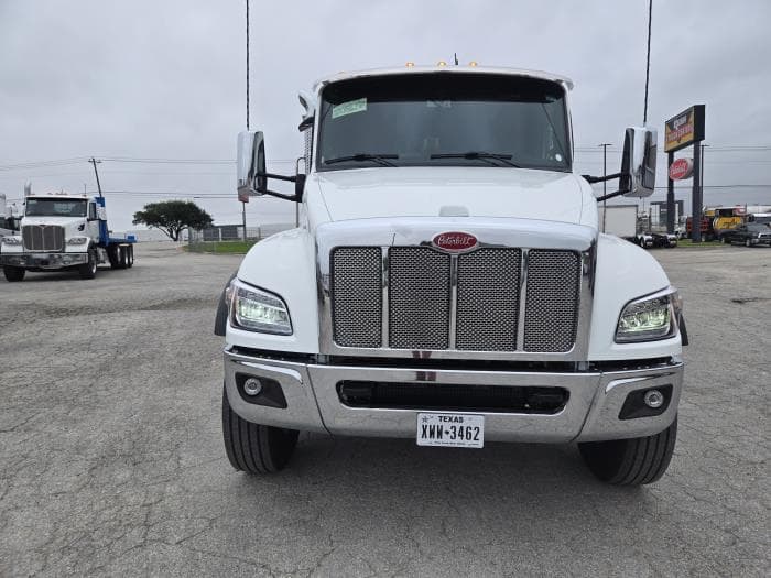 2027 Peterbilt 548 — photo 4