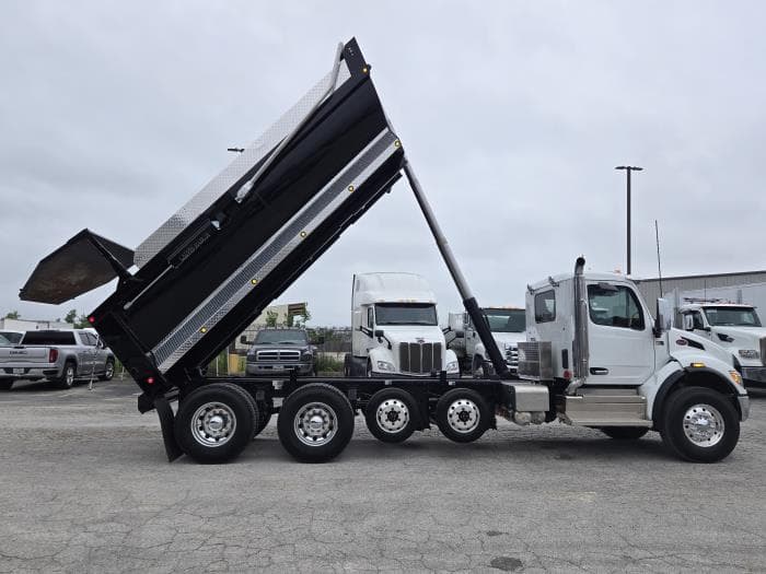 2027 Peterbilt 548 — photo 11