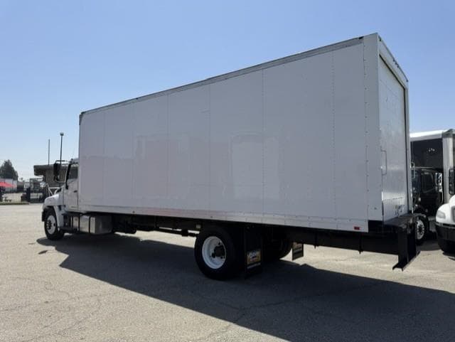 2020 Hino 268 — photo 5