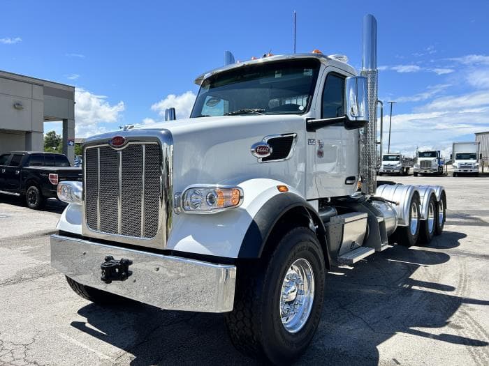 2027 Peterbilt 567 in Austin, TX — photo 2