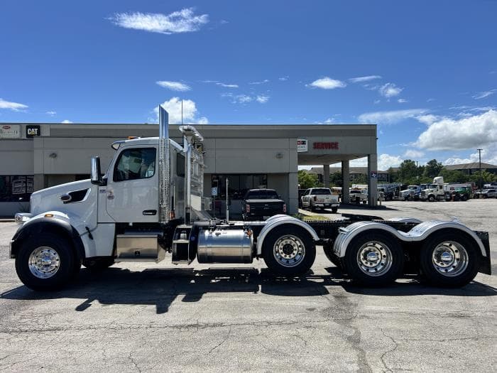 2027 Peterbilt 567 in Austin, TX — photo 7