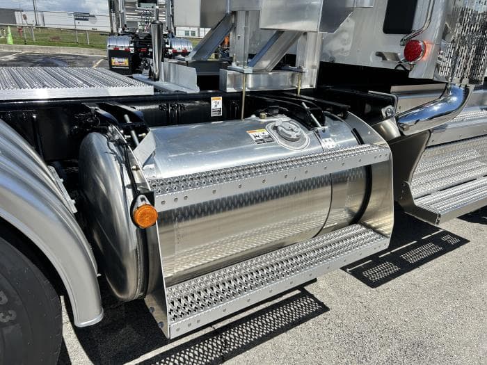 2027 Peterbilt 567 in Austin, TX — photo 17