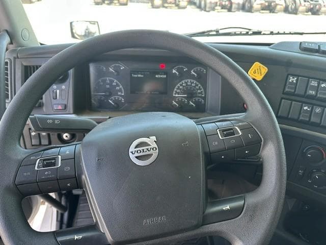 2022 Volvo VNL 760 — photo 4