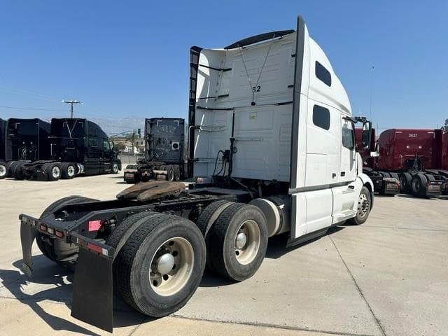 2022 Volvo VNL 760 — photo 6