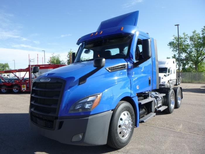 2020 Freightliner Cascadia — photo 2