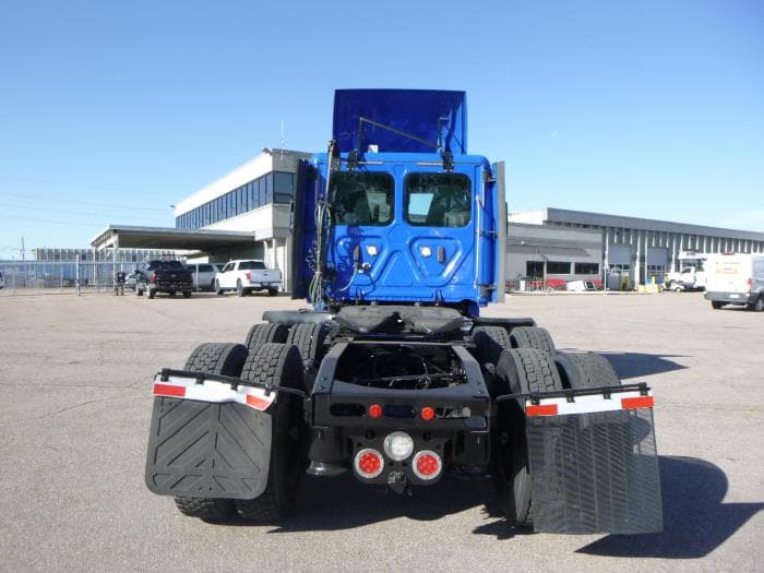 2020 Freightliner Cascadia — photo 5