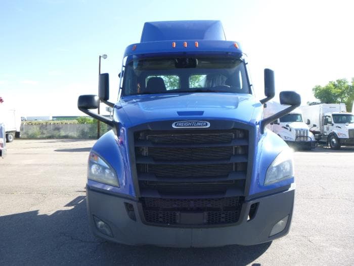 2020 Freightliner Cascadia — photo 10