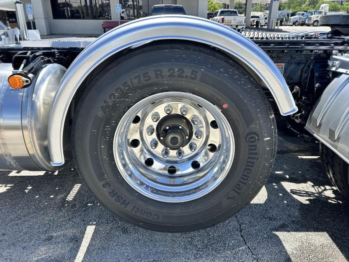 2027 Peterbilt 567 in Austin, TX — photo 10