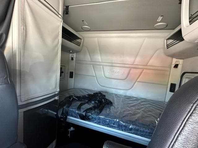 2022 Peterbilt 567 — photo 3
