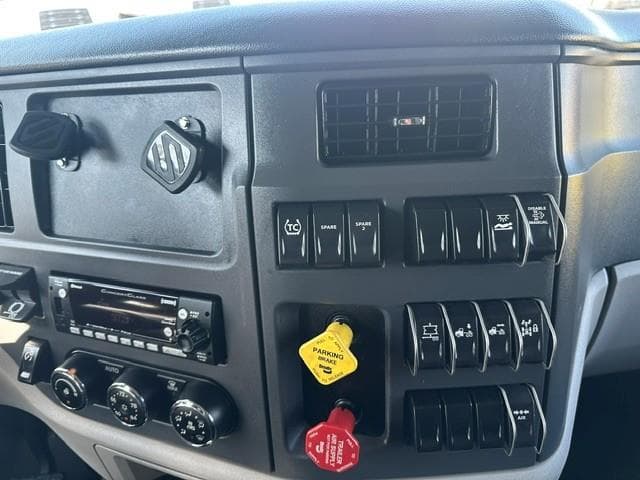 2022 Peterbilt 567 — photo 22