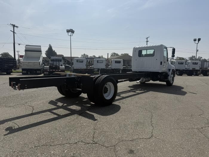 2025 Hino L6 — photo 4