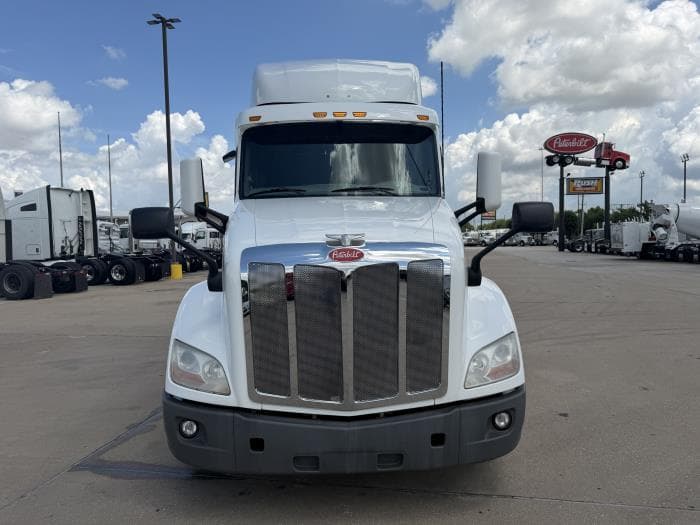 2020 Peterbilt 579 — photo 9