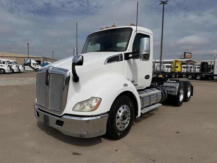 2021 Kenworth T680 — photo 2