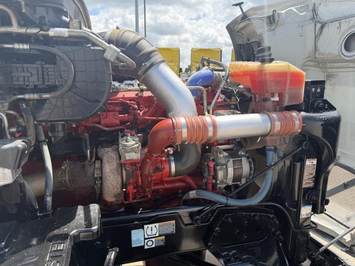 2020 Peterbilt 579 — photo 21