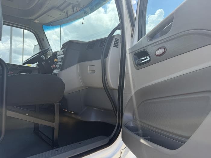 2020 Peterbilt 579 — photo 23
