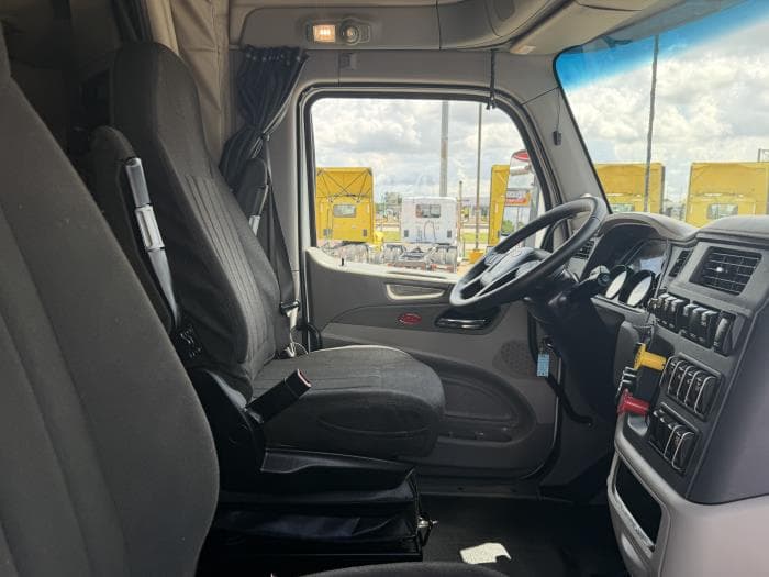 2020 Peterbilt 579 — photo 24