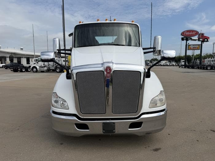 2021 Kenworth T680 — photo 9