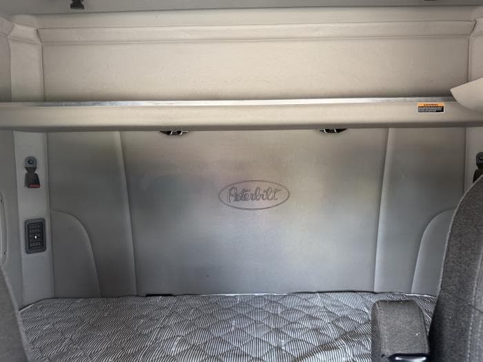 2020 Peterbilt 579 — photo 30