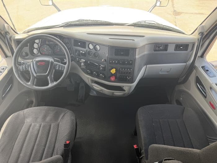 2020 Peterbilt 579 — photo 32