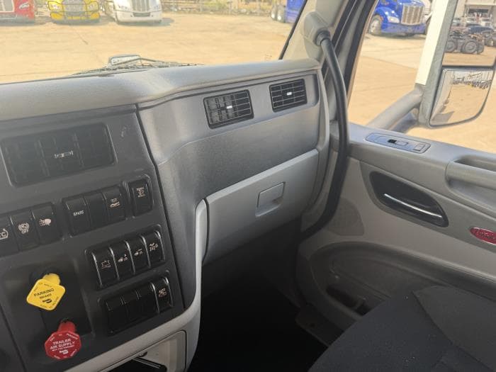 2020 Peterbilt 579 — photo 33