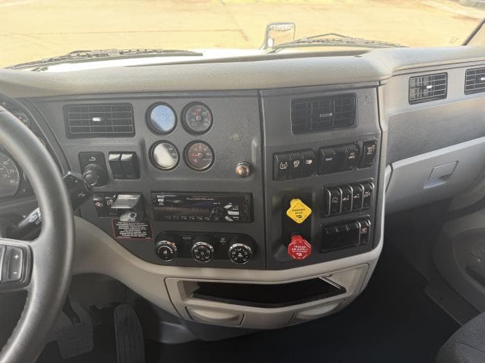 2020 Peterbilt 579 — photo 34