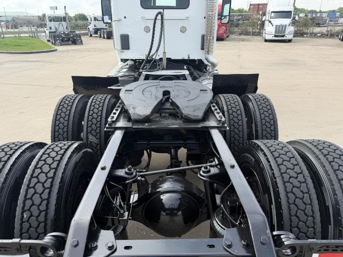 2021 Kenworth T680 — photo 12