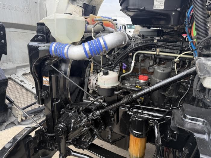 2021 Kenworth T680 — photo 15